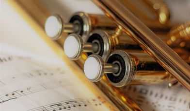 Noten und Instrument - Copyright: Unsplash / Mathias Reding