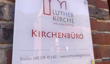 Kirchenbüro-Schild - Copyright: Lutherkirche